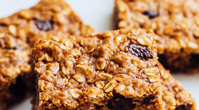 Irresistible Pumpkin Oatmeal Bars for Cozy Fall Days