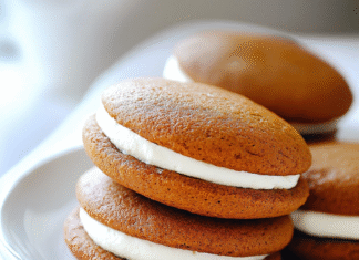 Irresistible Pumpkin Whoopie Pies for Fall Bliss