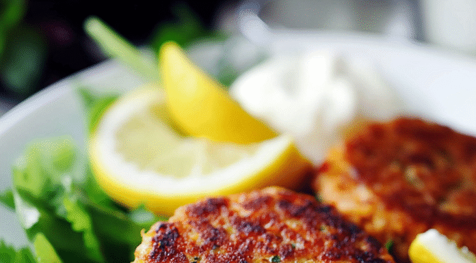 Crispy Salmon Cakes with Canned Salmon: Flavorful Delight