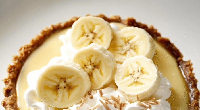 Irresistible Banana Cream Pie: A Slice of Paradise