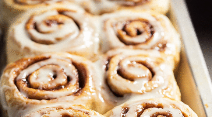 Irresistible Cinnamon Rolls: A Cozy Treat Recipe
