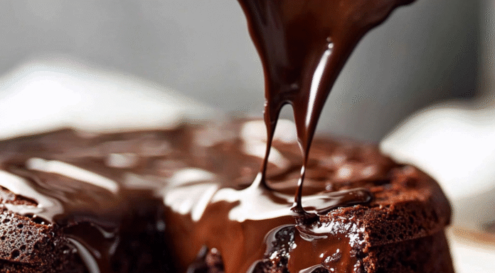 Indulge in Decadent Chocolate Fudge Cake Recipe