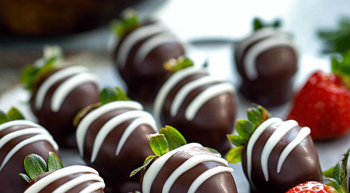 Irresistible Chocolate Covered Strawberries Recipe – Easy & Delicious