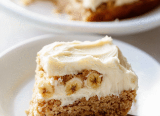 Irresistible Banana Bars with Cream Cheese Frosting Recipe