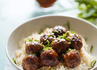 Savory Meatballs and Rice: A Comforting Family Recipe